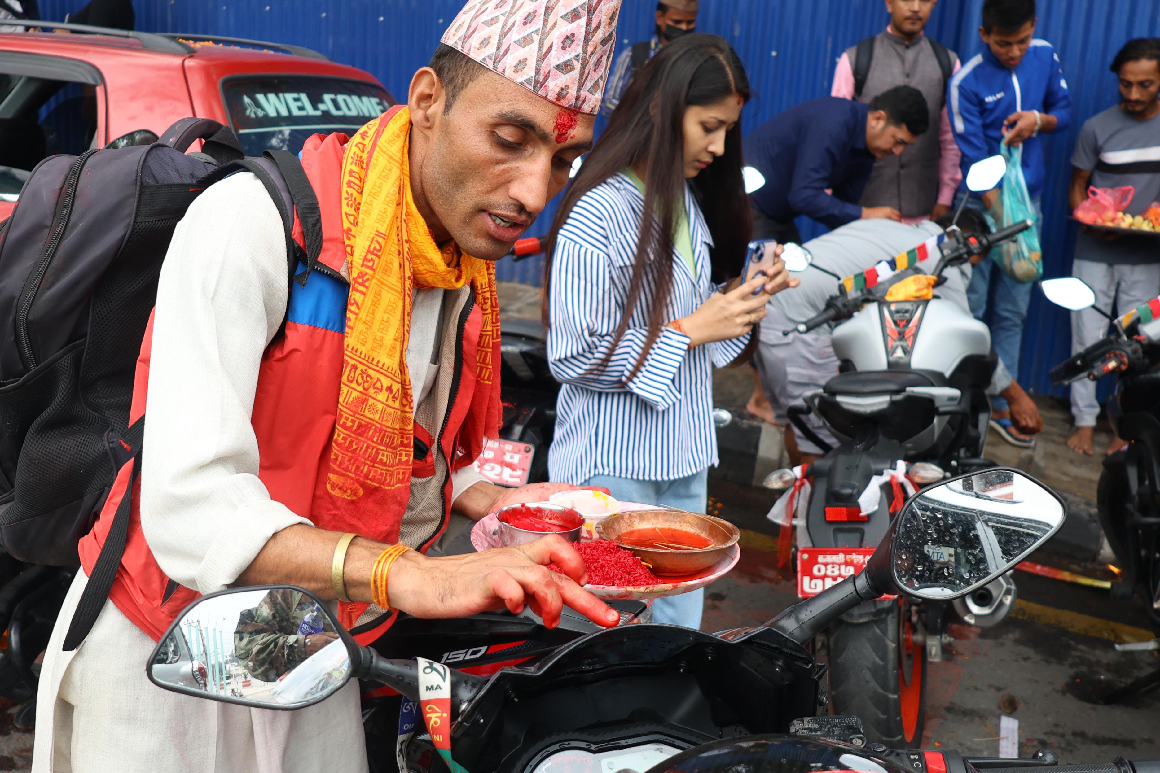 Bishiwokarma-puja-(8)-1726548800.jpeg