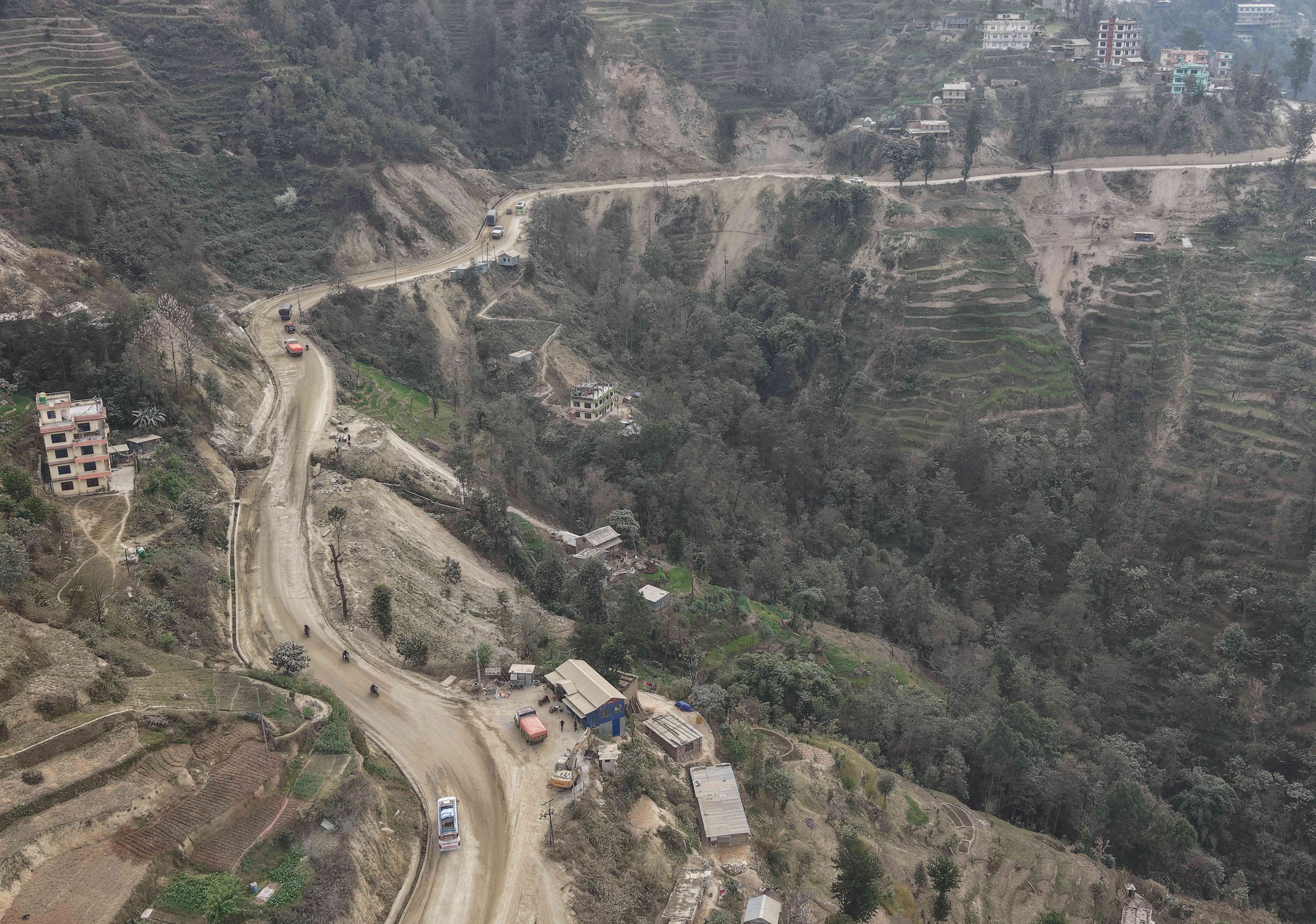 Dhulikhel-Khawa-Road_Nepalphotolibrary.-525-1740806545.jpg