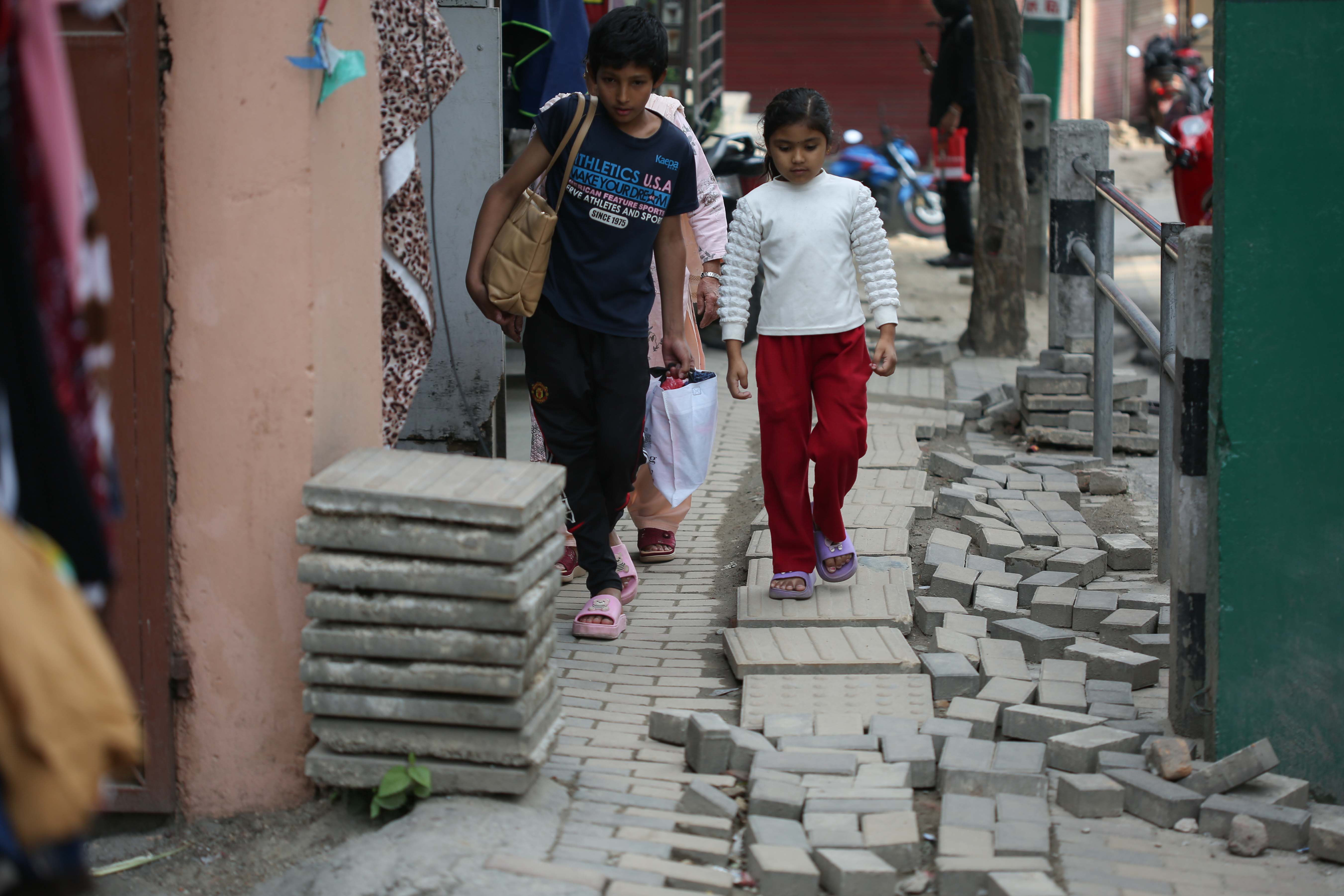Footpath_Nepal-Photo-Library-197-1746249706.jpg