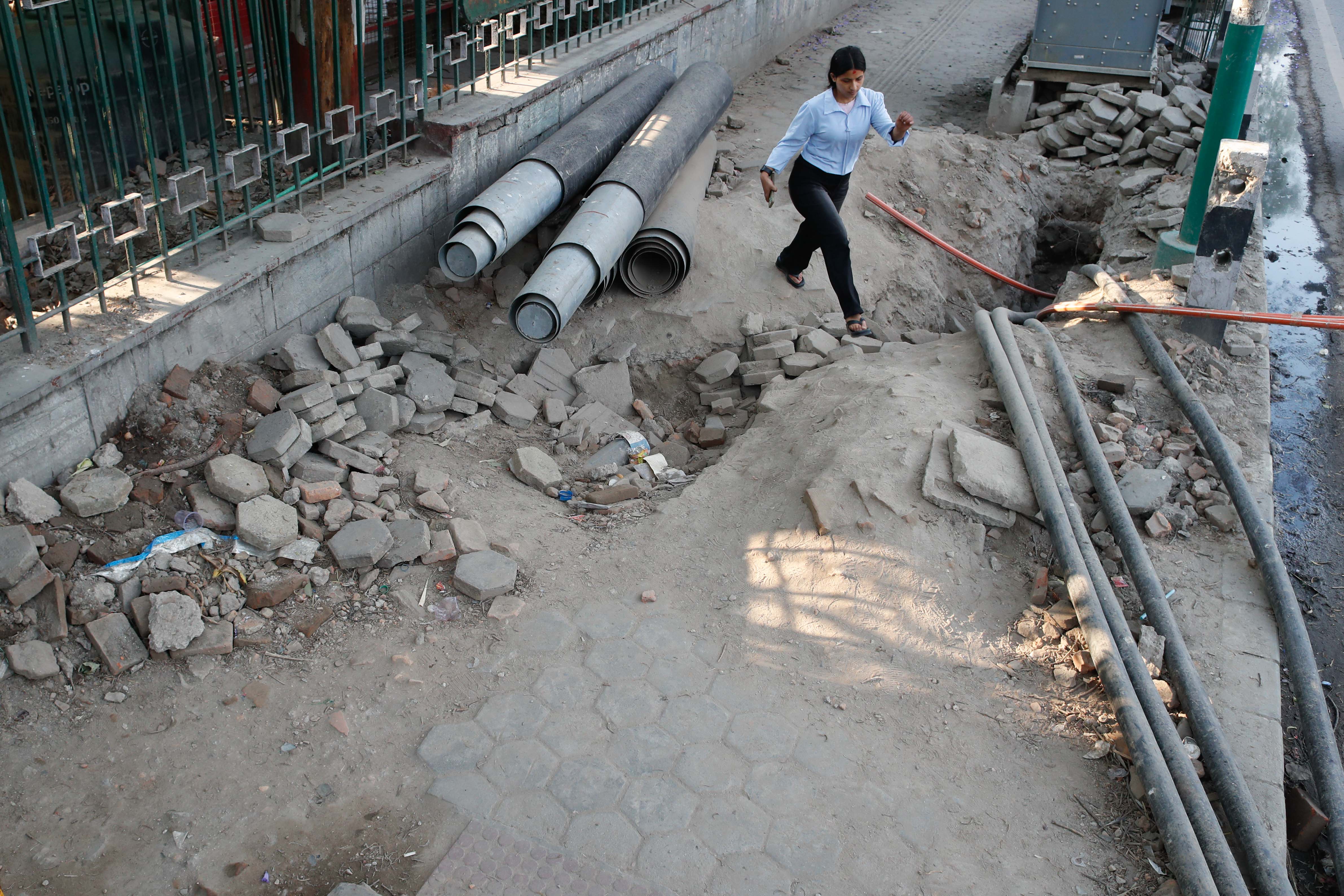 Footpath_Nepal-Photo-Library-200-1746249712.jpg