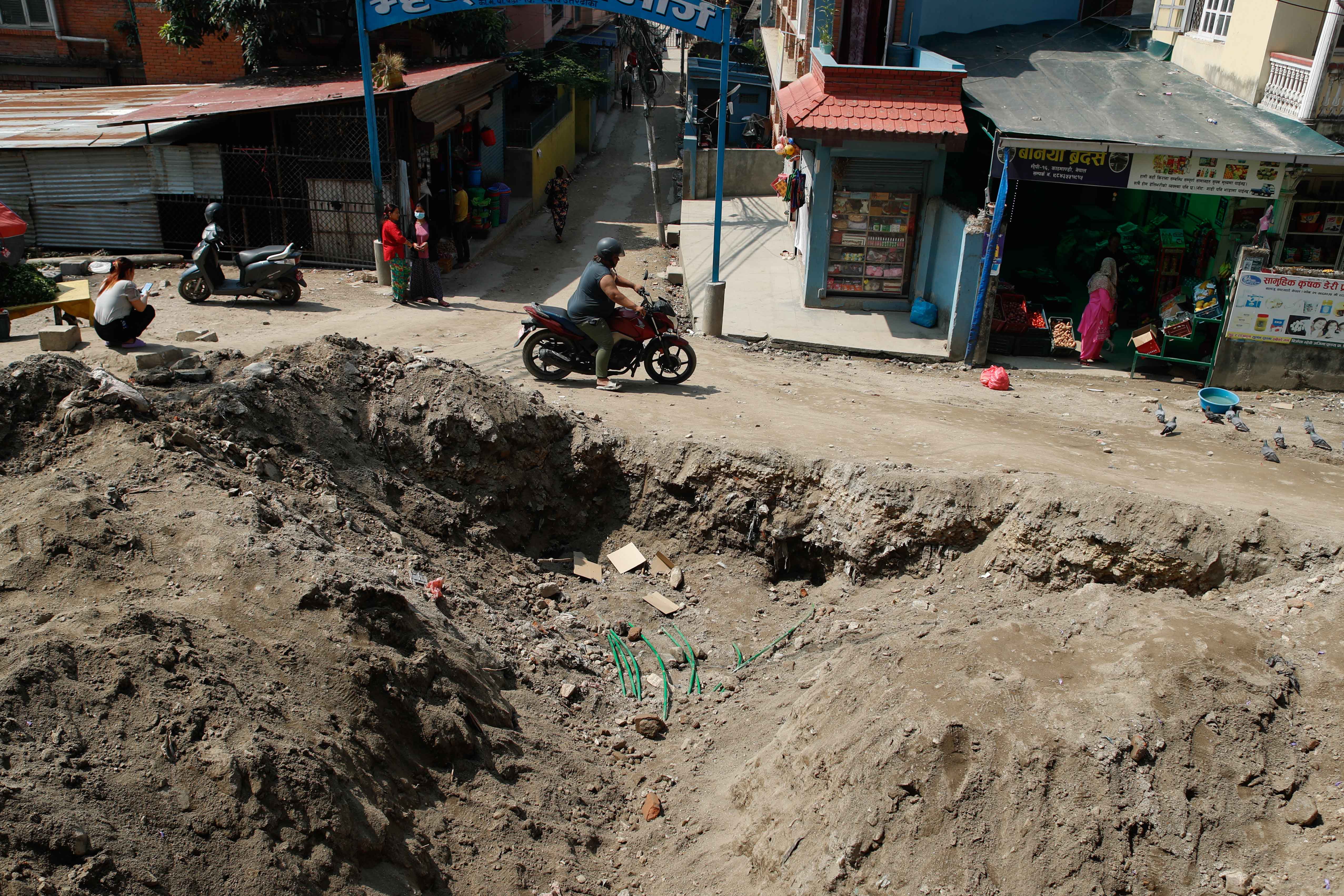 Footpath_Nepal-Photo-Library-207-1746249730.jpg