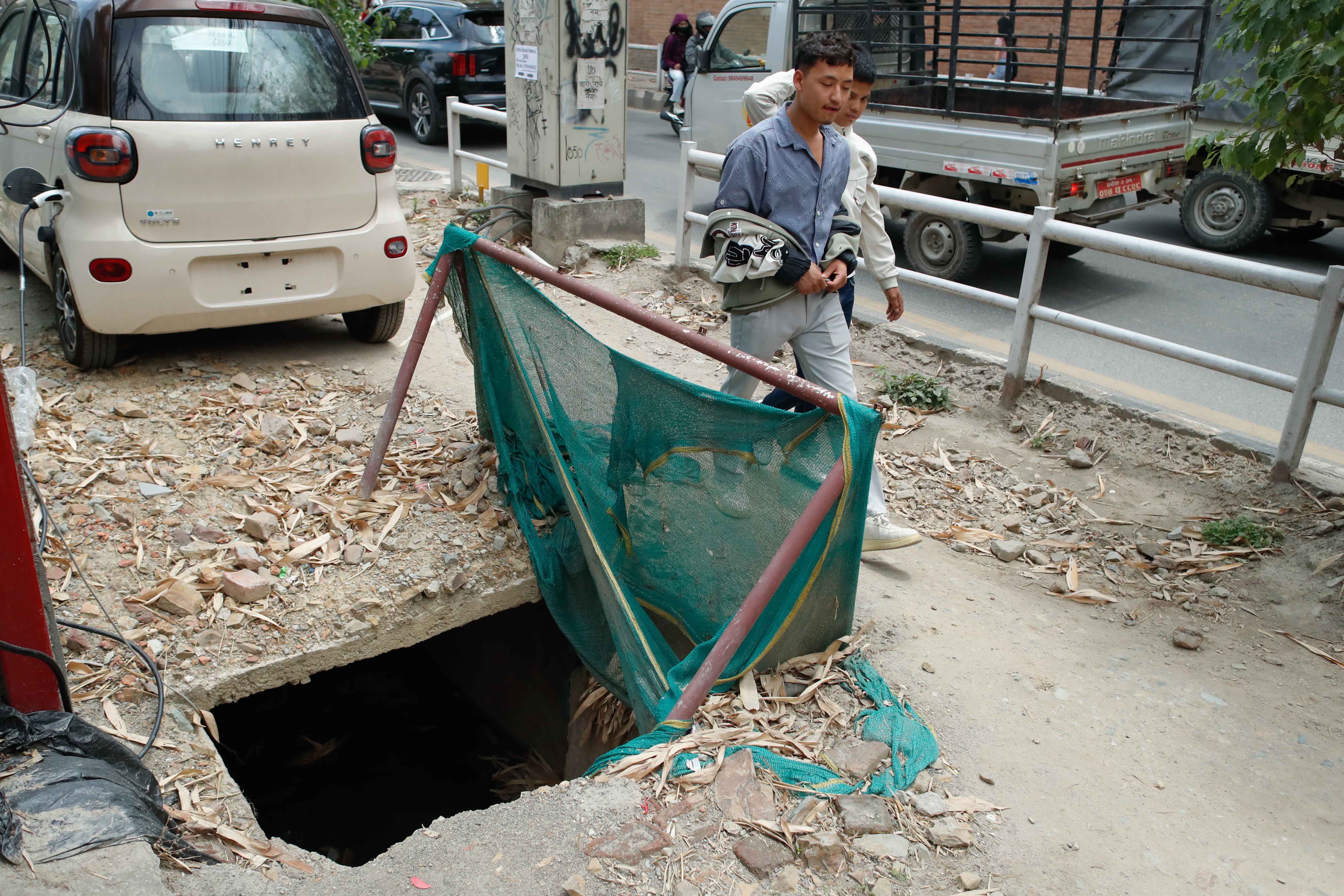 Footpath_Nepal-Photo-Library-209-1746249735.jpg