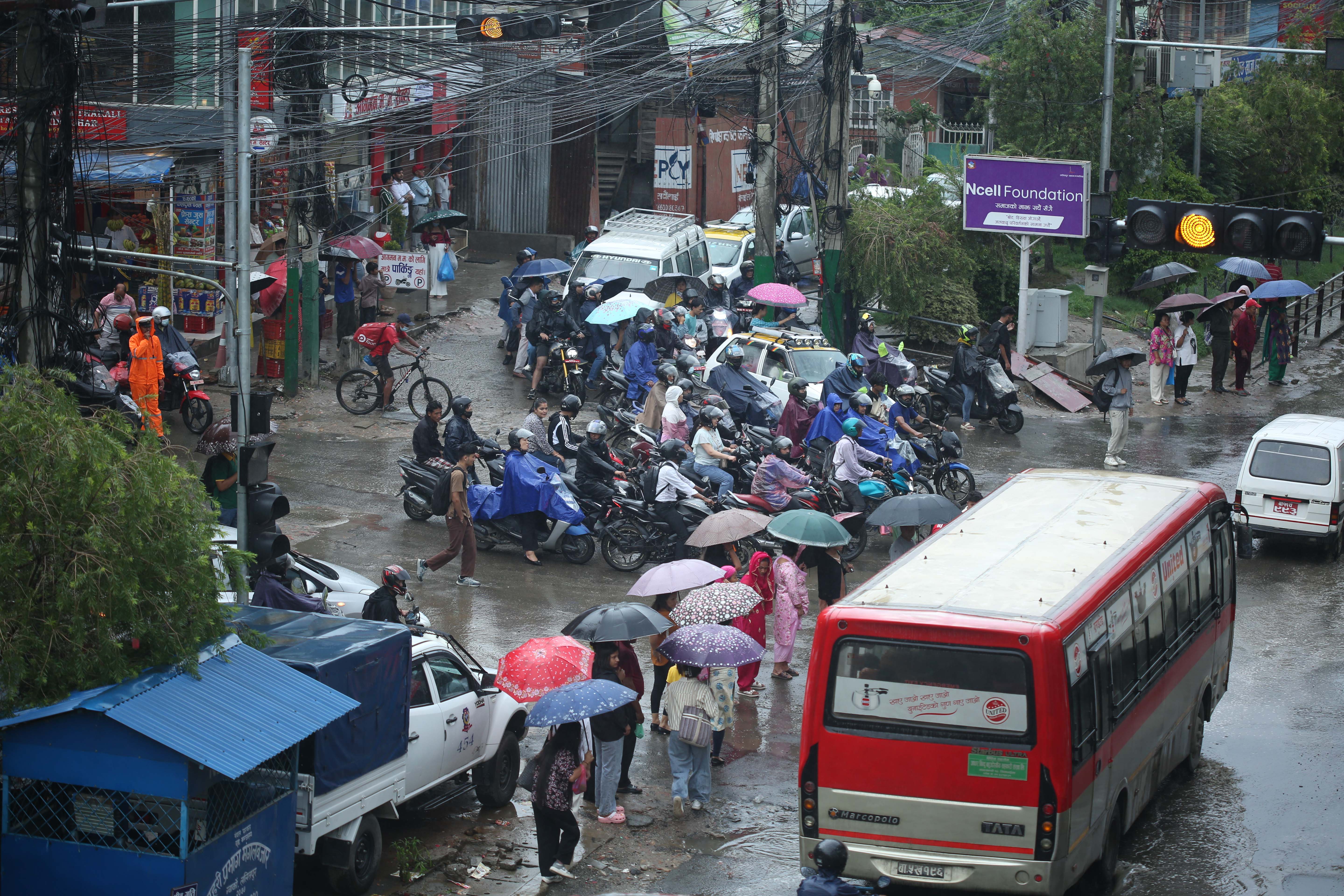Gwarko-overpass_Traffic_Jam_-161-(1)-1750420871.jpg