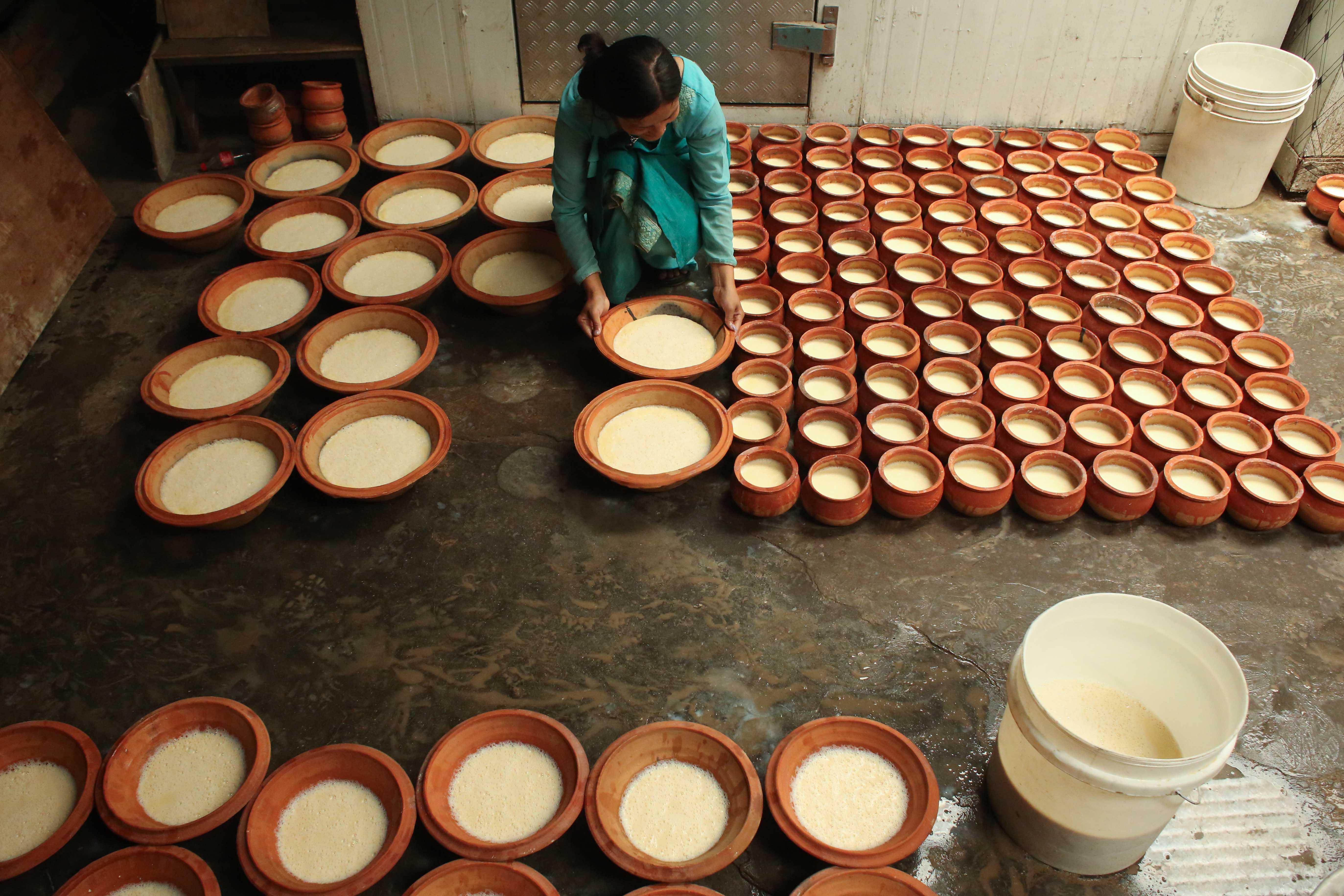 Ju-Ju-Dhau_Making-Process_NPL_BS_L9495-1751171342.jpg