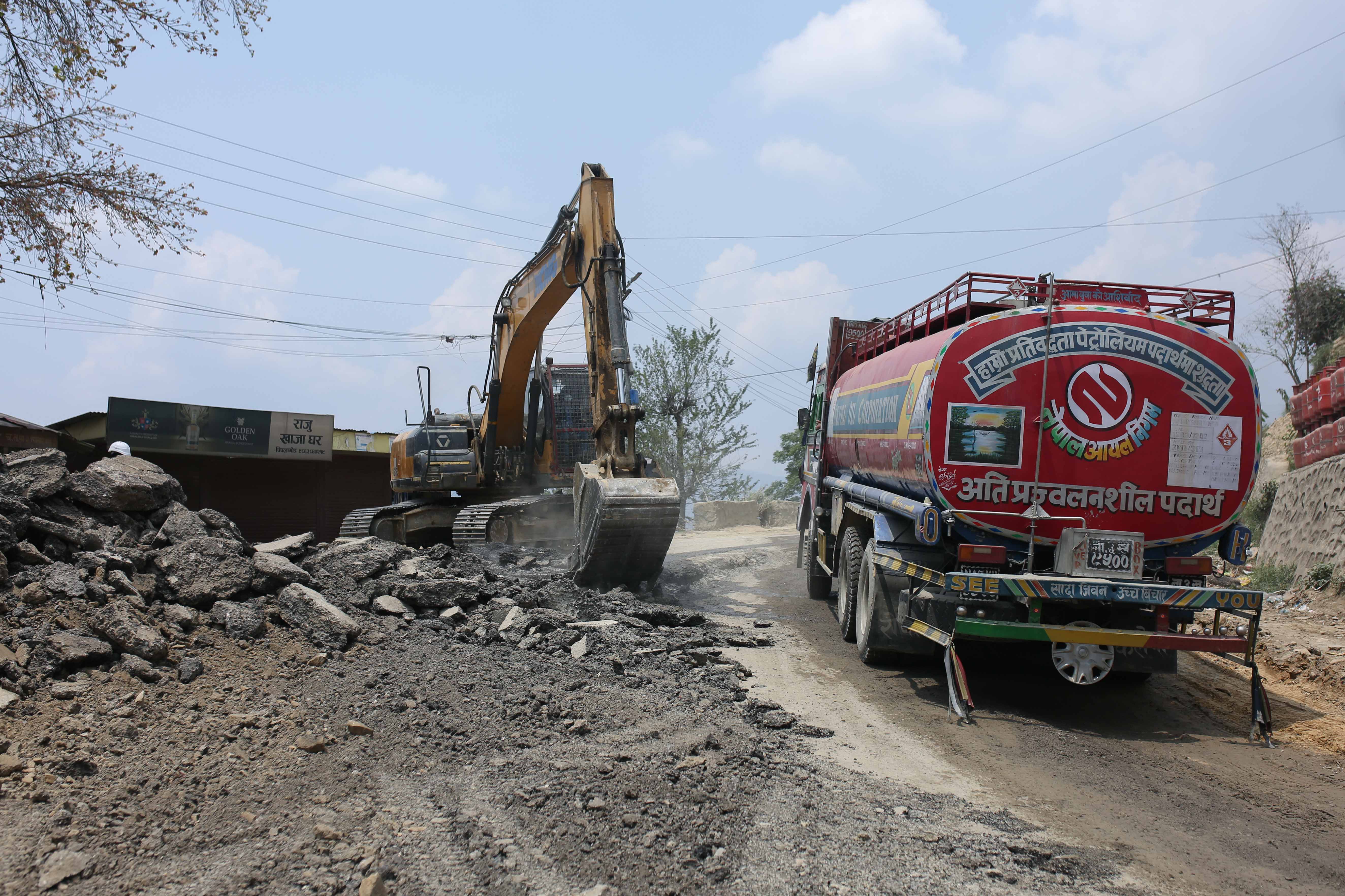 Naagdhunga-Naubise-Highway.-240-1746354729.jpg