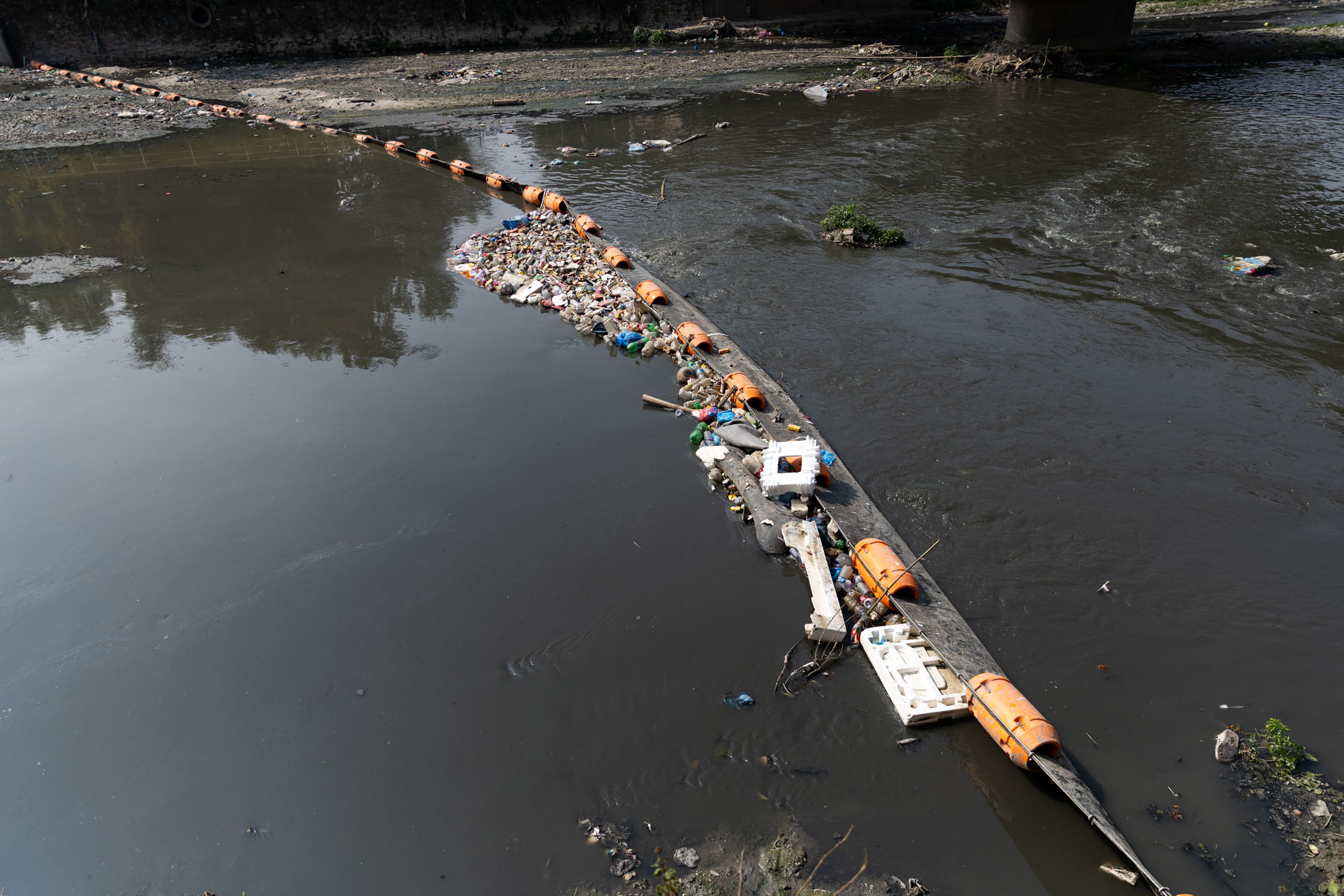 River-Trash-Barriers_Nepal-Photo-Library13-1771649837.jpg