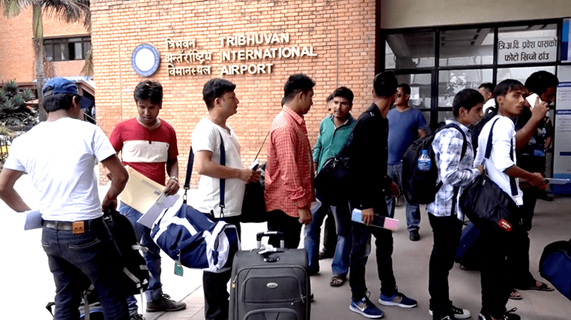 गत वर्ष ८ लाख श्रमिक रोजगारीको लागि विदेशिए