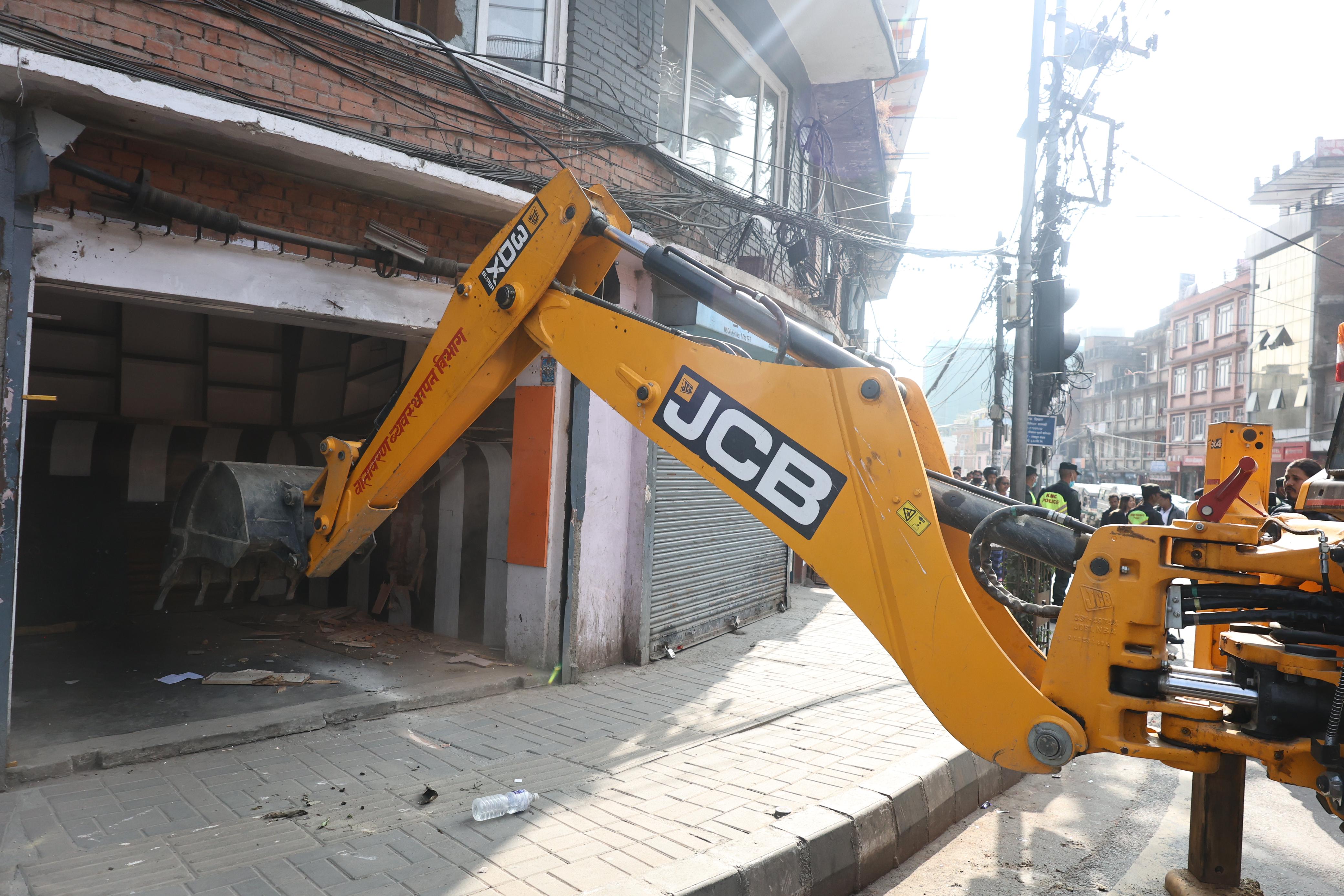 mahanagar-gaushala-dozer-(8)-1731659179.jpg