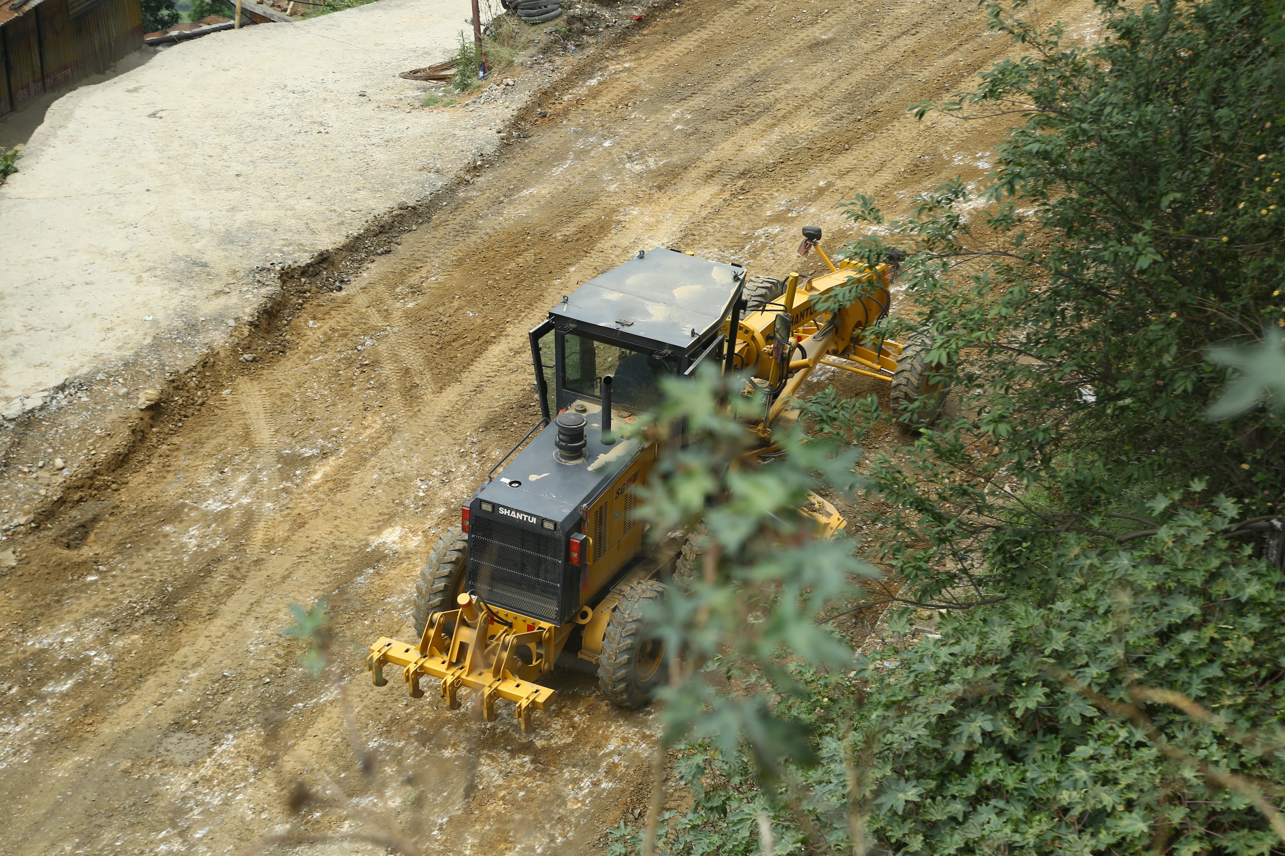 nagdhunga-naubise-sadak-(21)-1748070901.jpg