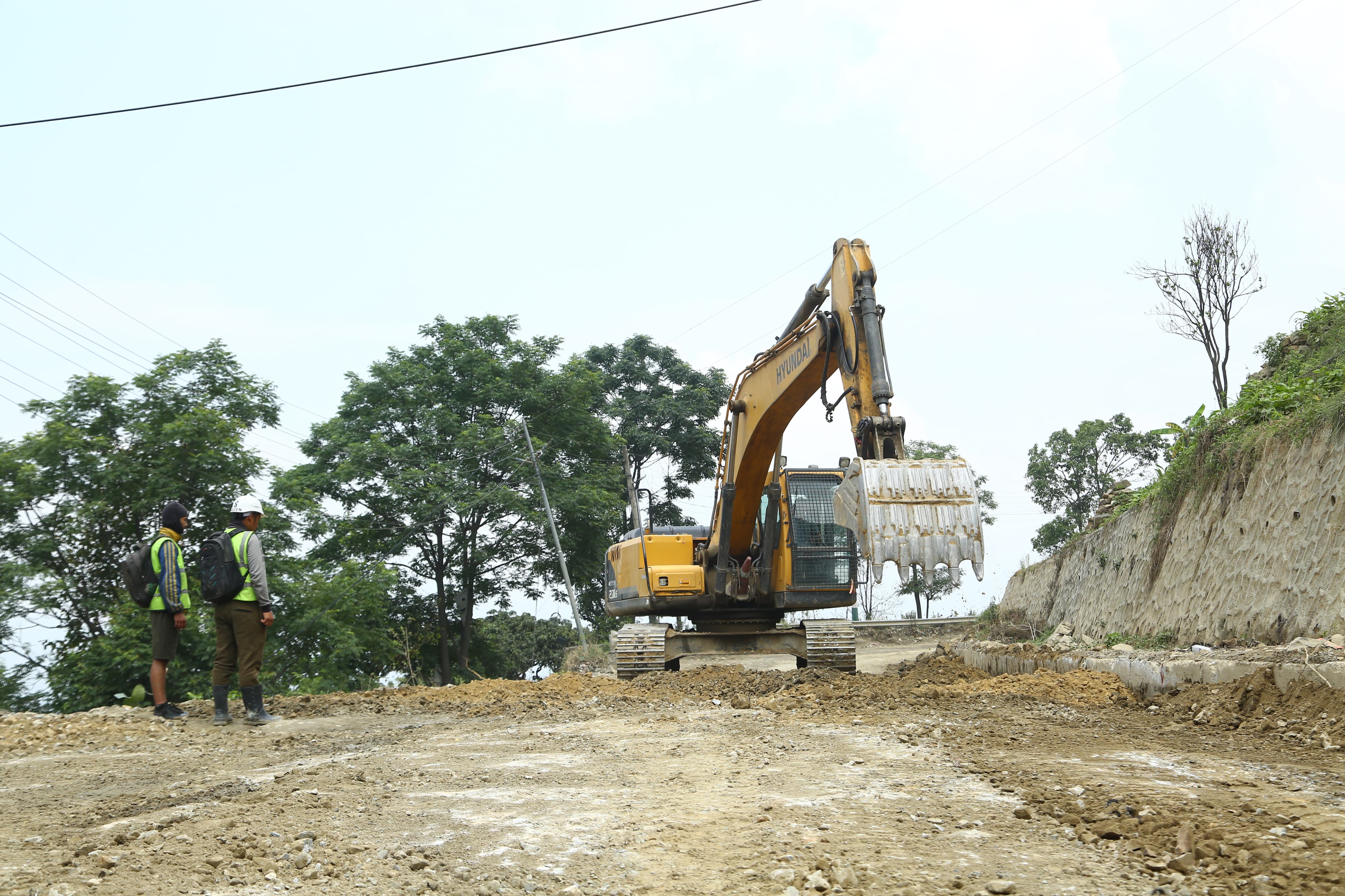 nagdhunga-naubise-sadak-(8)-1748070871.jpg