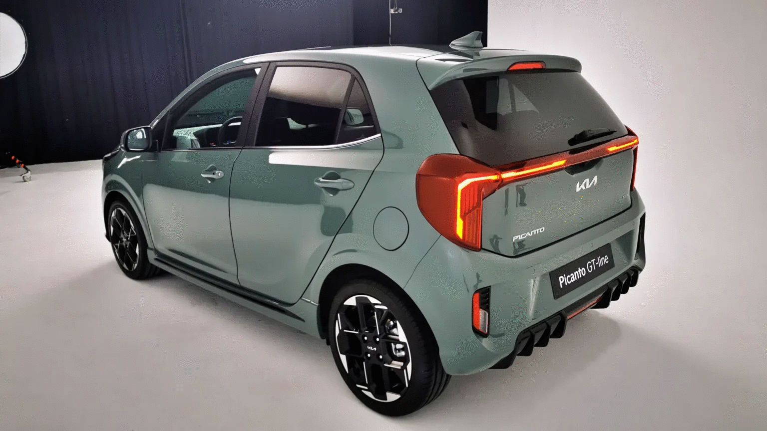 picanto_11694416080.gif