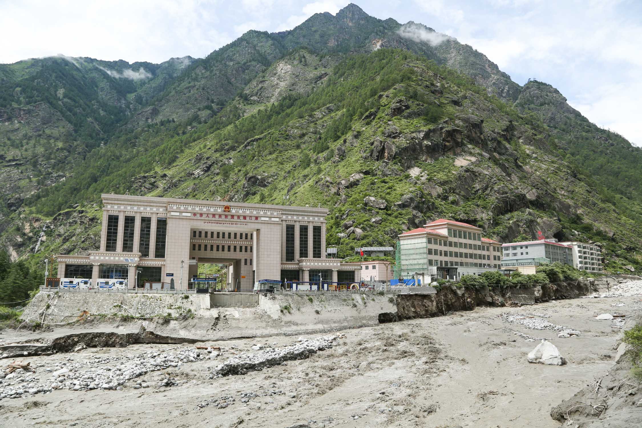 rasuwa-Flood_Nepal-photo-library_NPL15-1752127256.jpg