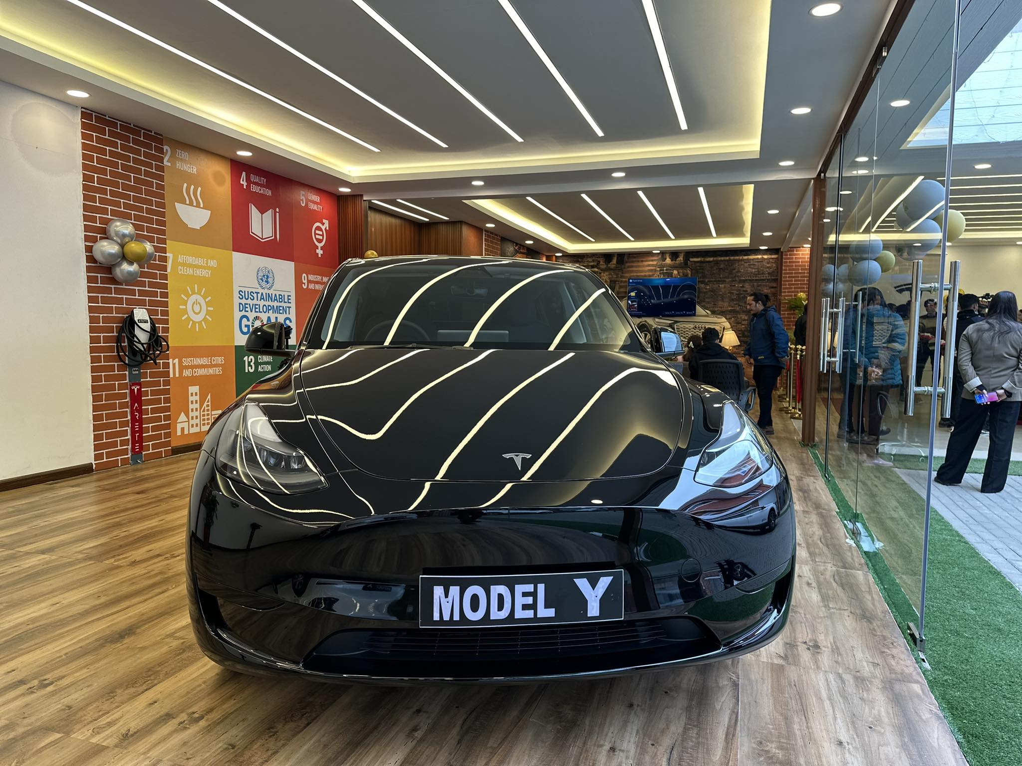 tesla-1708591144.jpg