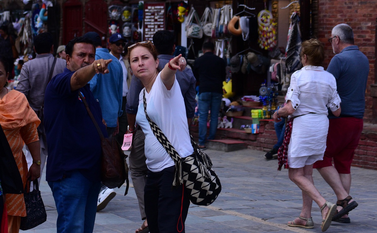 tourist-(18)-1746512887.jpg