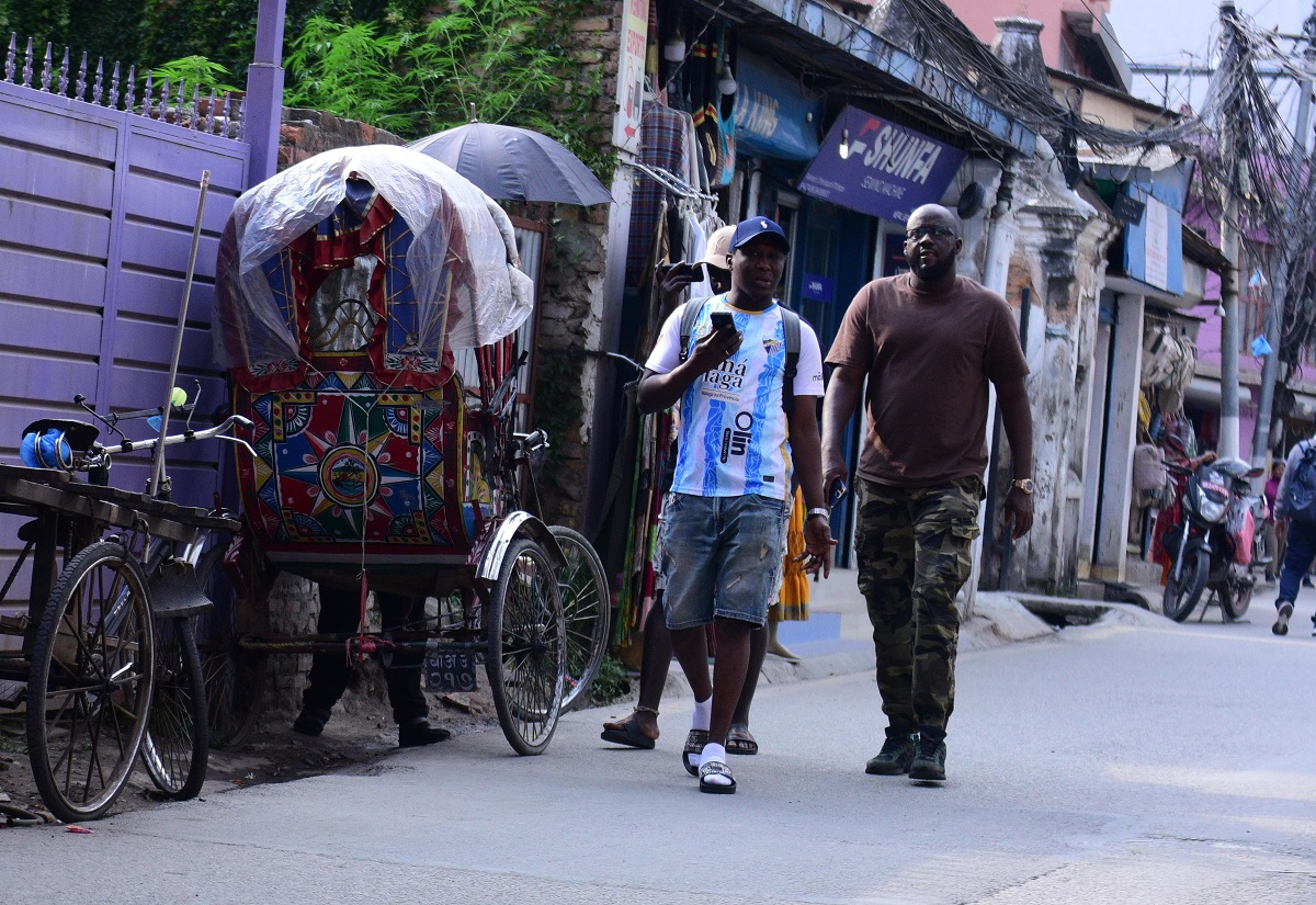 tourist-(27)-1746512890.jpg