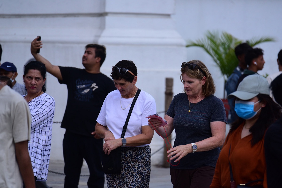 tourist-(9)-1746512872.jpg